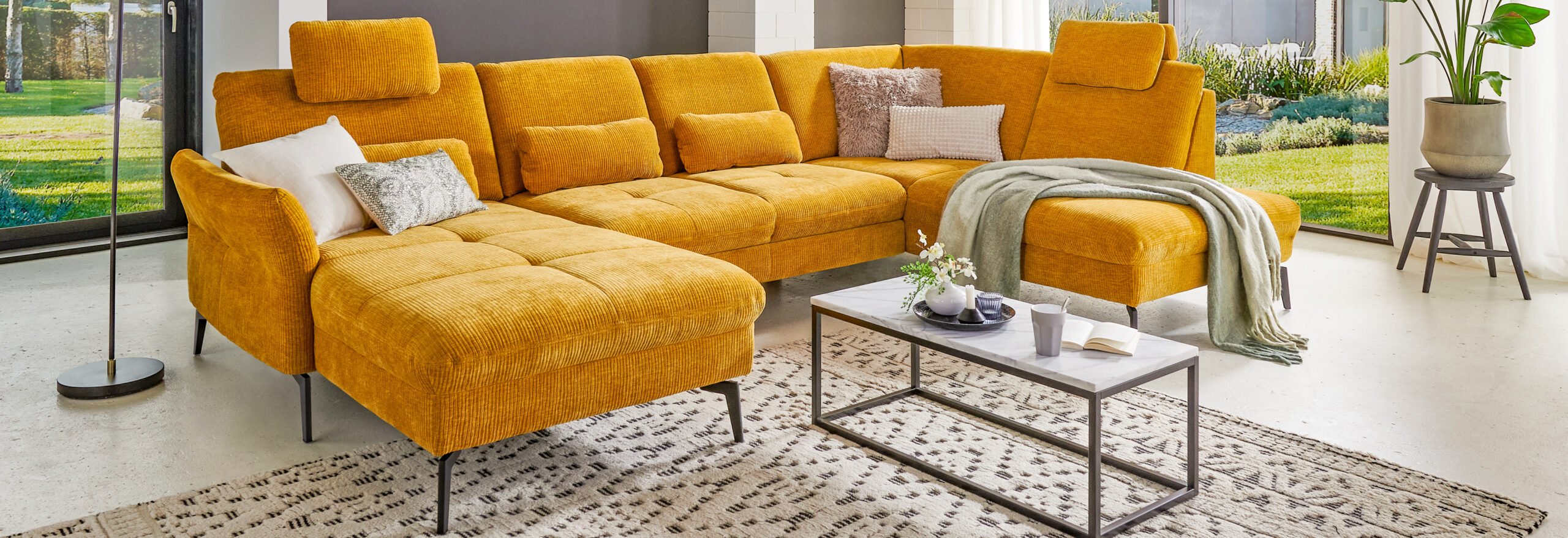 Dieses Cordsofa erfüllt Ihre Wohnträume