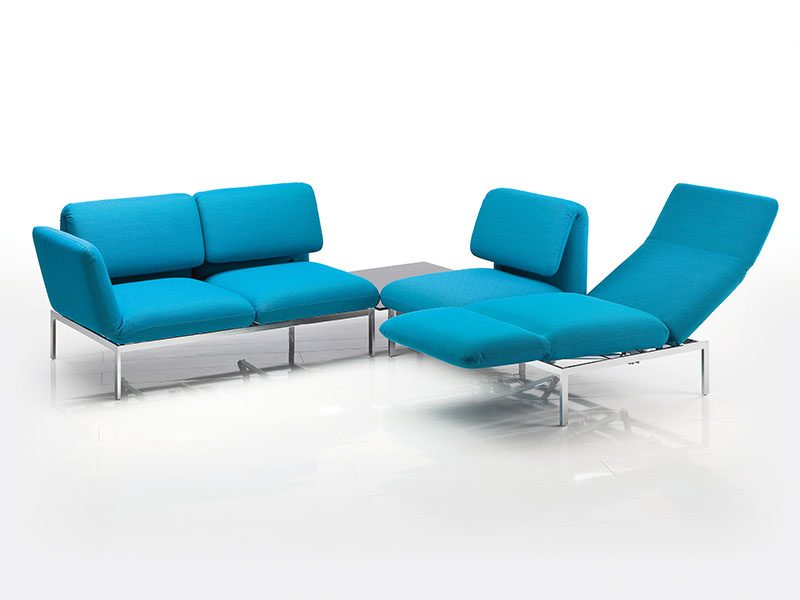 Sofa RO123 in Türkis mit Zweisitzer, Relaxelementen und Beistelltisch – modernes Sofa-Set mit Funktion.
