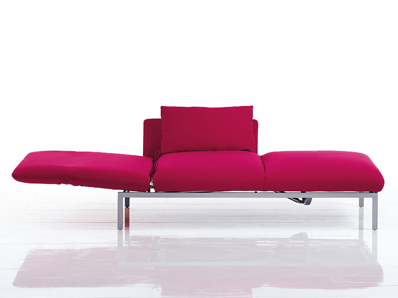 Multifunktionales Sofa mit verstellbaren Sitzen – für individuelles Entspannen und Sitzen.